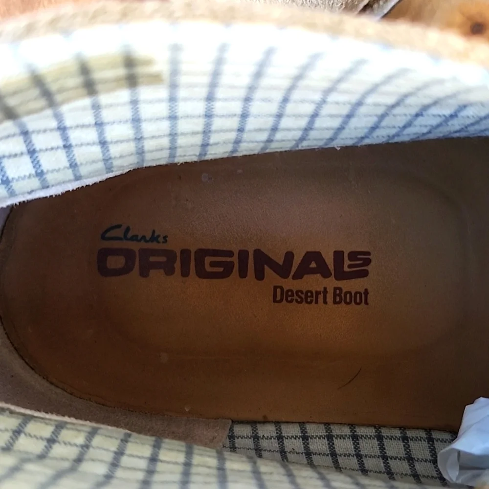 CLARKS ORIGINALS WOMEN'S DESERT BOOTS